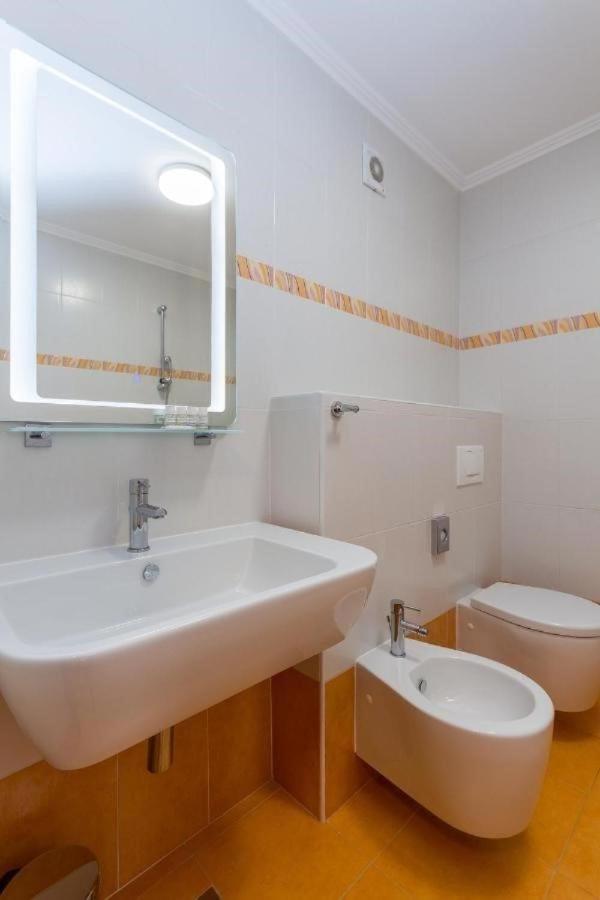 Edra Suite Apartment Umag Exterior foto